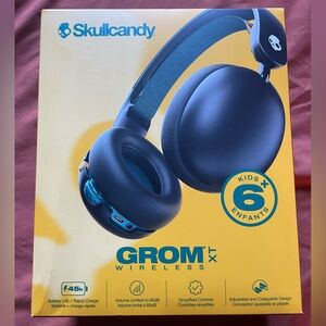 Skullcandy Grom Wireless Headphones - Black and Blue